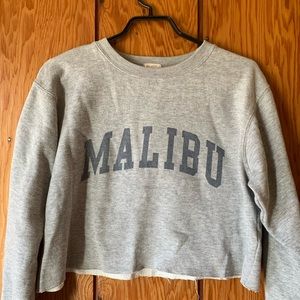 Super flattering brandy Melville sweatshirt